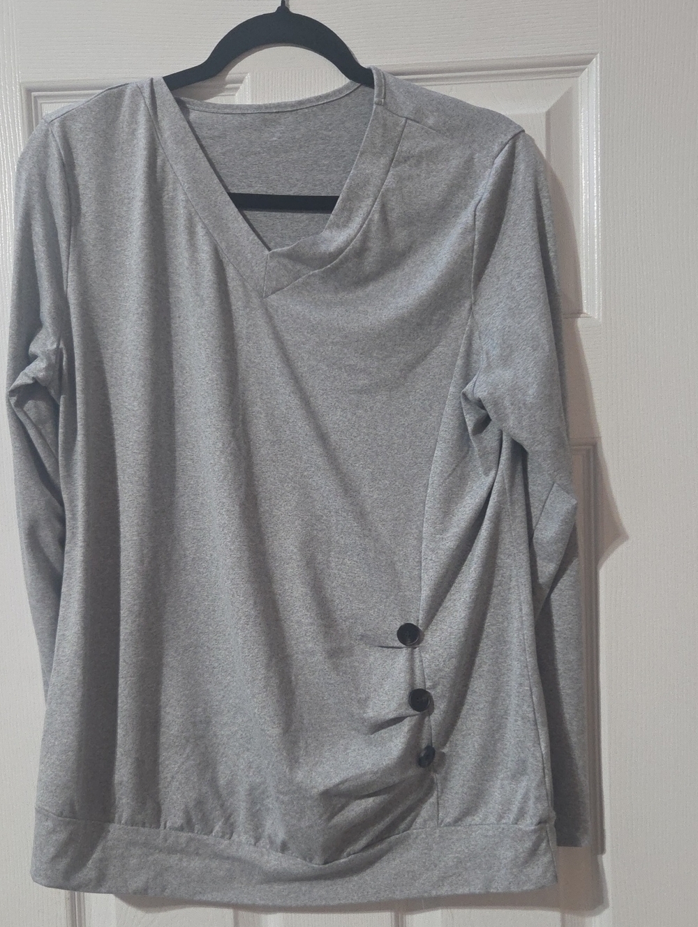 Women's Gray V-Neck Long Sleeve Top with Side Button Detail